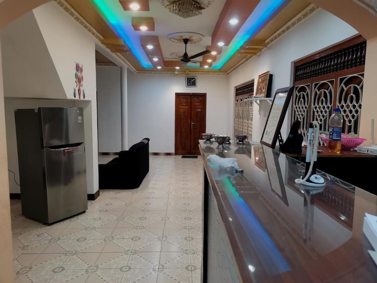 Nallur Holidays Inn Джафна Екстериор снимка