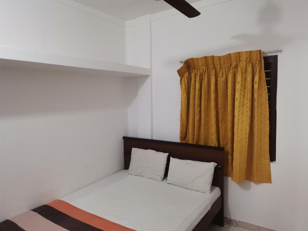 Nallur Holidays Inn Джафна Екстериор снимка
