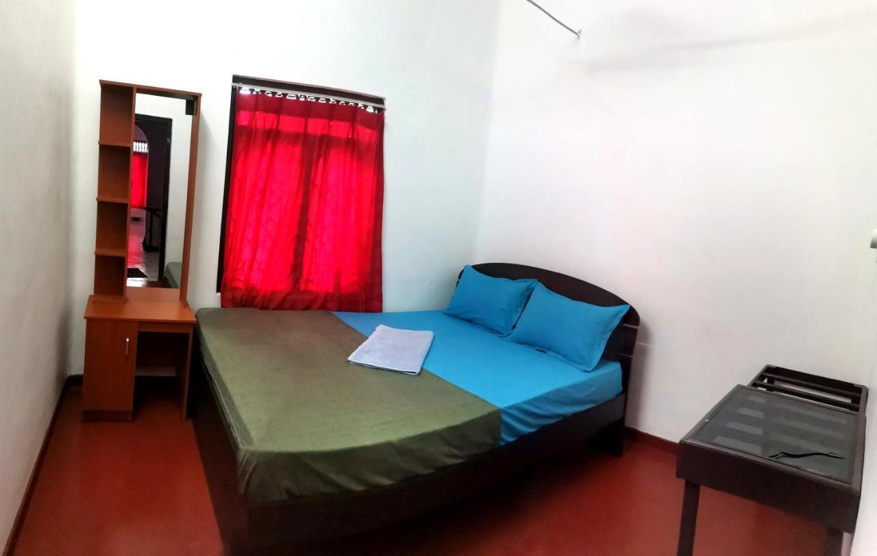 Nallur Holidays Inn Джафна Екстериор снимка
