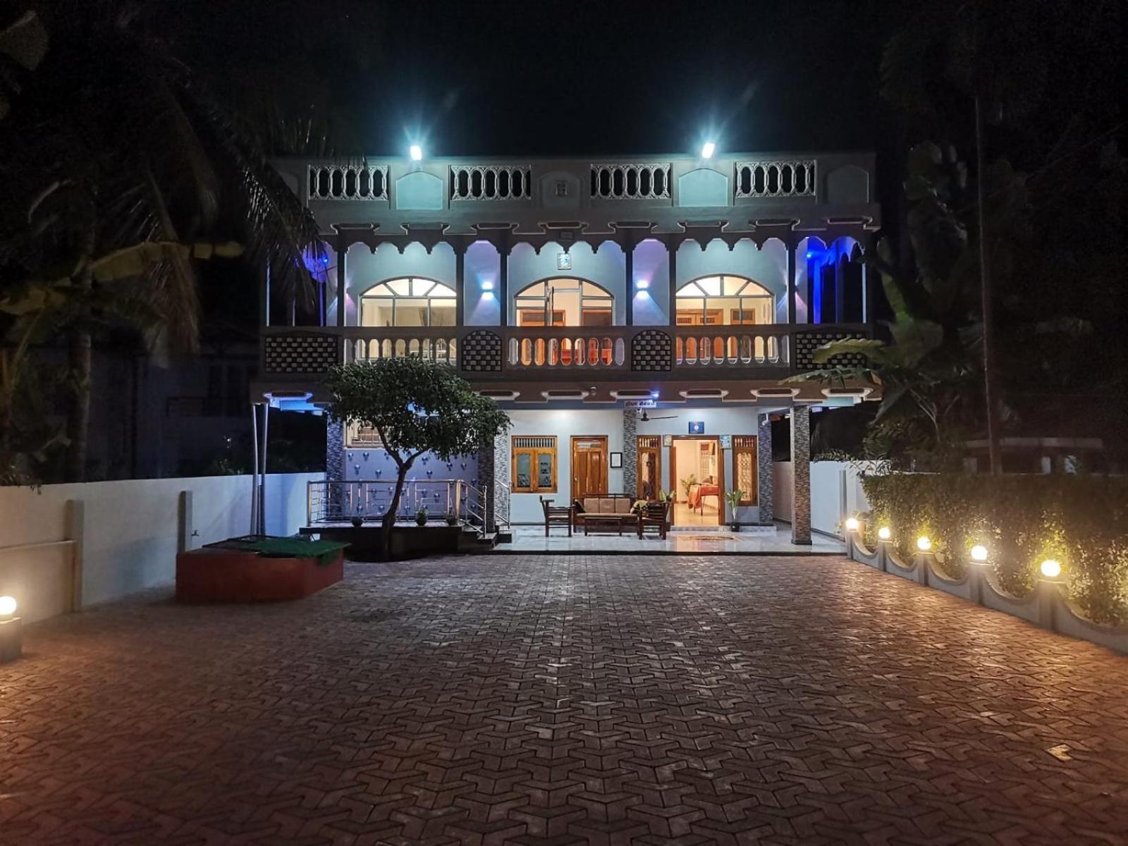 Nallur Holidays Inn Джафна Екстериор снимка